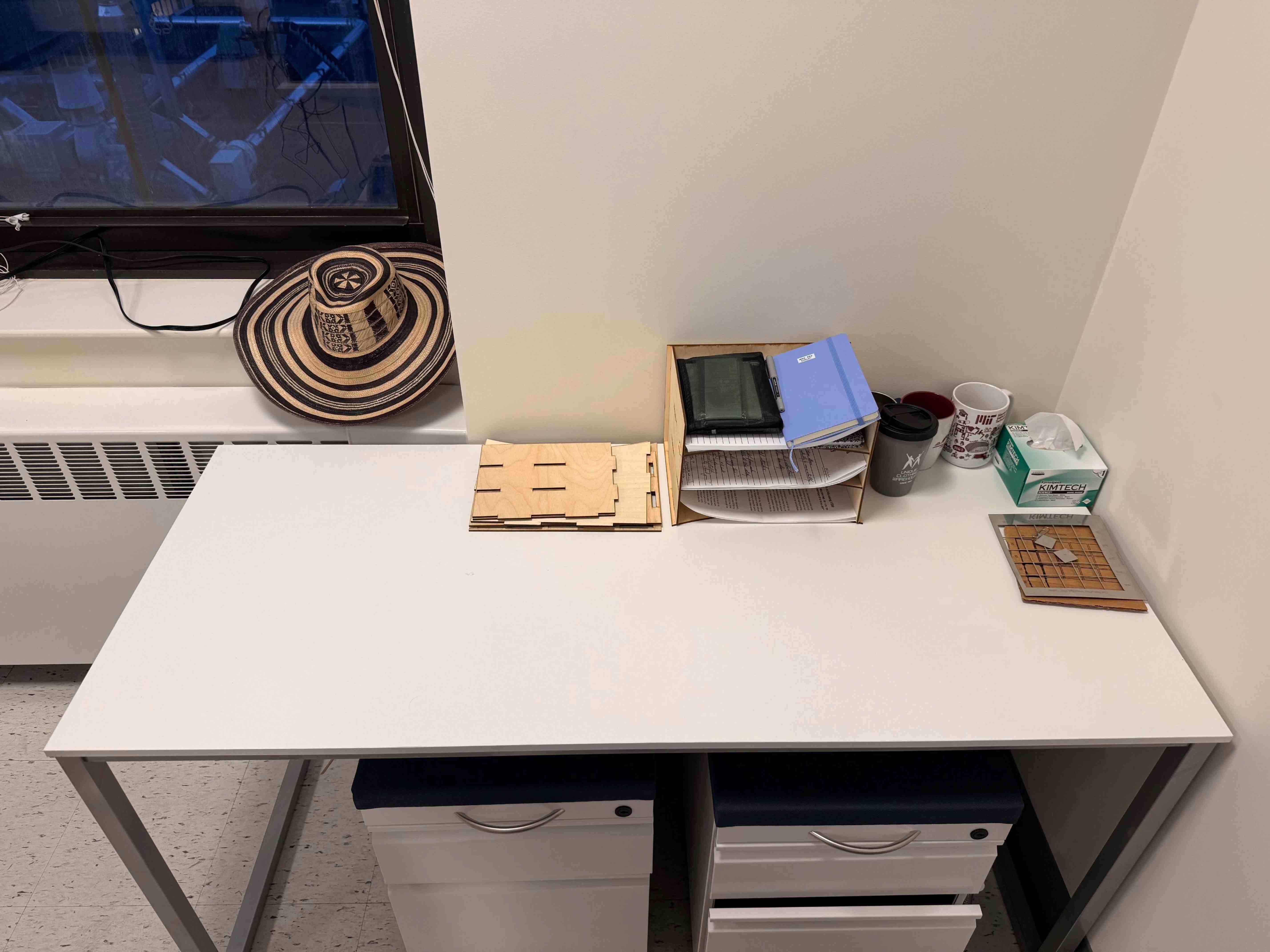 Neat Desk